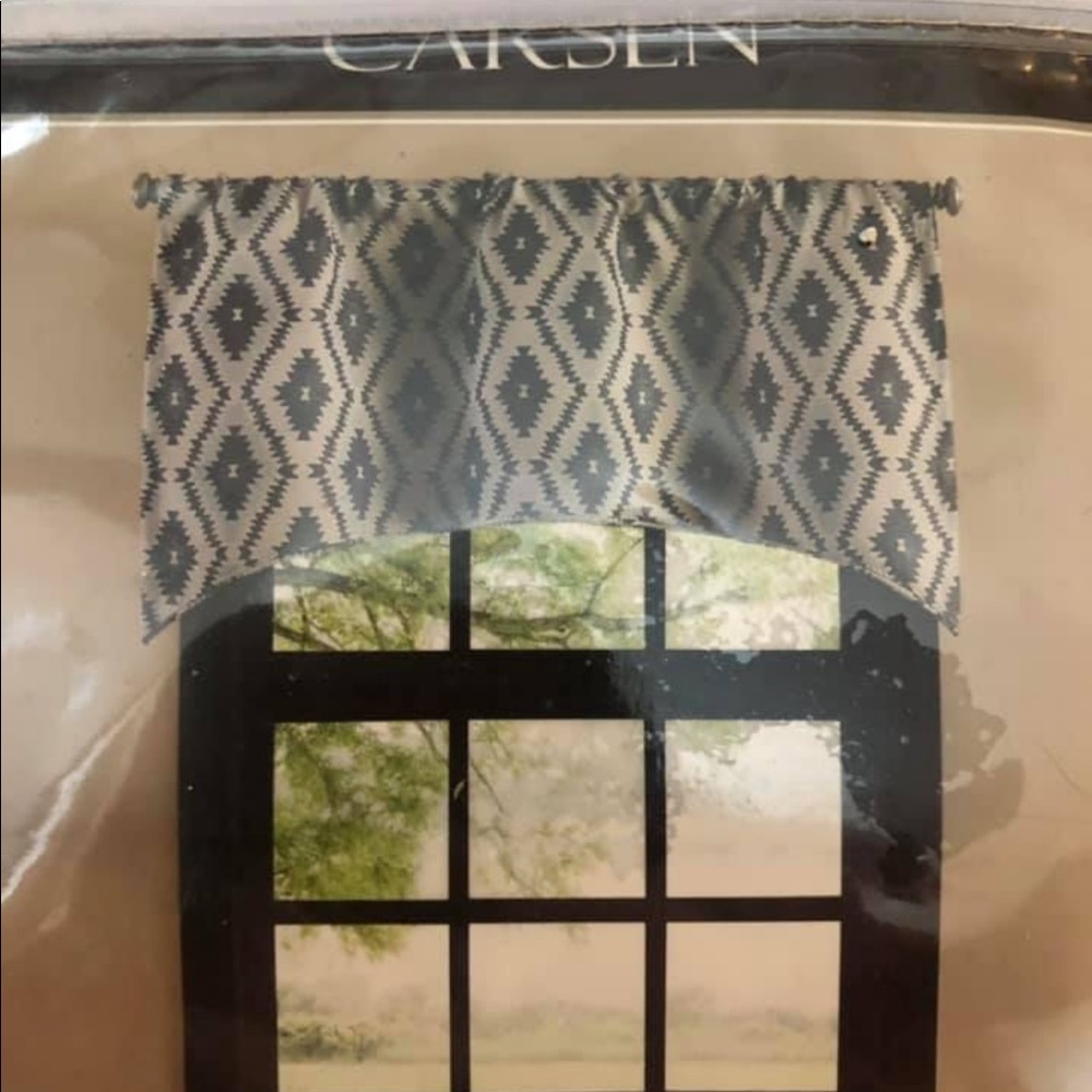 Brand New Valance